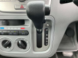 元気いっぱいのスタッフがお客様の車選びをトコトンお手伝いします♪