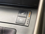 【シートベンチレーション】夏場は涼しい風でお尻や背中の熱やムレを防ぎ、冬はエアコンよりも早く温まってポカポカに!季節を問わず快適に過ごせます。