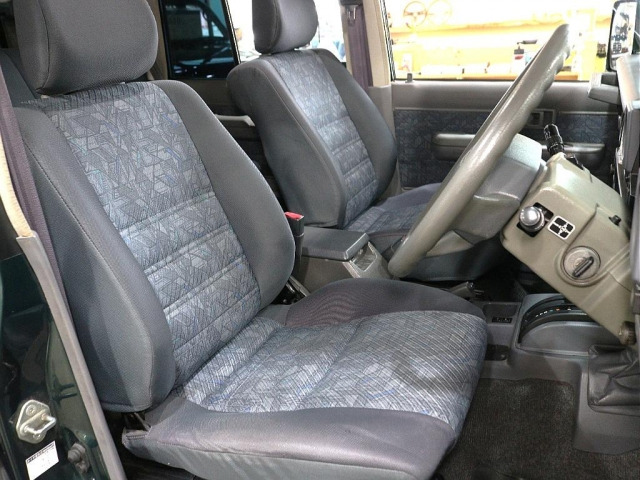 トヨタ ランドクルーザー70 4.2 ZX ディーゼル 4WD の中古車詳細