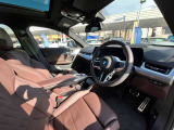 BMWらしい、シンプルですが直感で使いやすい内装デザインです。