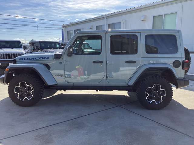 ラングラーアンリミテッドルビコン4xe純正ヘッドライト左右、バラ売り可 クライスラー・ジープ ジープ・ラングラーアンリミテッド4xe