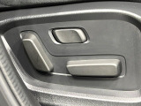 【パワーシート】スイッチ一つで簡単にシートの微調整が可能!電動だから力もいりません!快適なシートポジションにセットして、快適なドライブをお楽しみください。