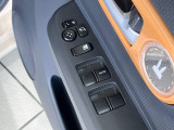 【電動格納ミラー】サイドミラーは電動格納式となっており、狭い駐車場でもキズがつくリスクを抑えられます。