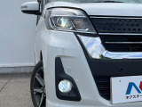 【LEDヘッドライト】悪天候や夜間走行時も良好な視界を確保し安心して運転できる高輝度LEDヘッドライトを装備!点灯速度が早く、消費電力も抑えられています。