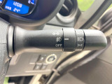 【オートライト】周りの明るさに応じて自動でヘッドライトの点灯・消灯ができる機能です!ライトの付け忘れ・消し忘れなどが無くなり、雨の日や夕方の走行も安心!トンネル通過時も便利ですね♪