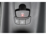 【電動パーキングブレーキ】オートモードのときは、シフトレバーの操作に応じてパーキングブレーキが自動で作動♪