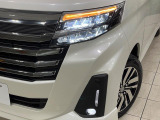 【LEDヘッドライト】悪天候や夜間走行時も良好な視界を確保し安心して運転できる高輝度LEDヘッドライトを装備!点灯速度が早く、消費電力も抑えられています。