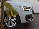 Q2 1.0 TFSI スポーツ 