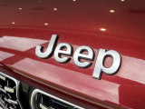 「どこにでも行ける。何でもできる。」Jeepに息づく自由の精神はその素晴らしい性能で、Jeepだから辿り着ける未知なる世界へ誘い心と身体を開放します。