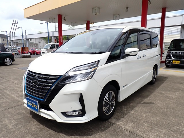 セレナ 1.2 e-POWER ハイウェイスター V 後席フリップダウンモニター