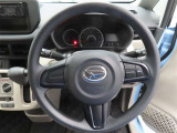 ぜひ展示車の運転席に座ってみてください。
