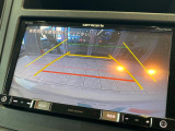 【バックカメラ】駐車時に後方がリアルタイム映像で確認できます。大型商業施設や立体駐車場での駐車時や、夜間のバック時に大活躍!運転スキルに関わらず、今や必須となった装備のひとつです!
