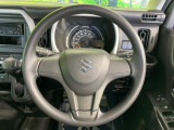 インテリアに合わせたデザインのステアリングは、運転される方のことも考え、運転しやすい形状、大きさです。是非一度、実際に触ってお確かめください。