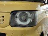 LEDヘッドライトは、点灯の瞬間から最大光量を発揮し、突然暗くなるトンネルなどでの安定感を高めます。