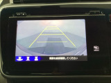 バックでの車庫入れも安心です! リアカメラが付いているバックモニター付のナビを装備しております。操作線もついており距離感も画面から確認できます。