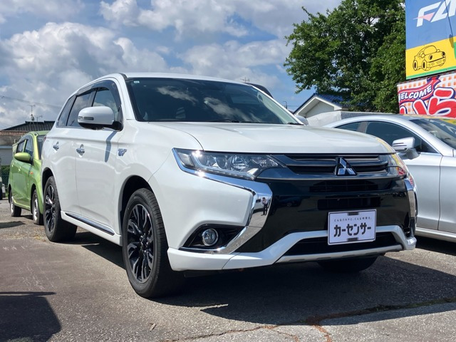 アウトランダーPHEV 2.0 G ナビパッケージ 4WD 