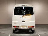 前・後方に車両や壁などの障害物がある場合、クルマが誤操作を察知して、衝突を未然に防ぎます。