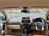 前席画像です。室内空間広々!運転し易いお車です。