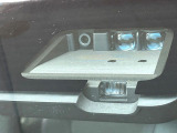 【三菱e-Assist】走行中に前方の車両等を認識し、衝突しそうな時は警報とブレーキで衝突回避と被害軽減をアシスト。より安全にドライブをお楽しみいただけます。