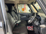 運転者にとっては日々使用することとなる運転席です。運転席が快適だと運転に集中することができますね。