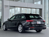 鮮やかなテールランプと一目でAudiとわかる後ろ姿です!