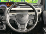 インテリアに合わせたデザインのステアリングは、運転される方のことも考え、運転しやすい形状、大きさです。是非一度、実際に触ってお確かめください。