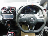 スッキリとした運転席回りになっています。