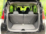 積み下ろしのしやすいデッキにはたっぷりと荷物を積み込んでいただけます。遊びから仕事まで、様々なシーンで頼れます♪