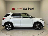 車両右側面からの写真になり。車をご覧になりたい時はお気軽に最寄りの店舗へご相談下さい。