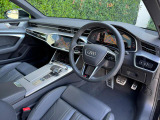 Audiのインテリアはエクステリア同様、優れたデザイン性とクオリティ、そして機能性を兼ね備えております。