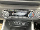 オートエアコンなので、お好みの温度に設定するだけで車内を快適空間にしてくれます。