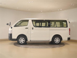 レジアスエース 2.8 DX ロング ディーゼル 4WD 