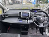 フリード 1.5 G プレミアムエディション 4WD 