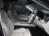 XC60  4WD 本革シート