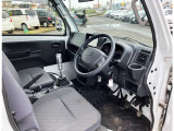【運転席・助手席】☆ゆったり☆ひろびろ☆の車内スペース♪一人一人の空間に余裕があります♪