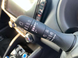 動くタイミングを調整できる間欠式ワイパーは、車速に連動して間欠時間が変化する機能も備えて運転をサポートしてくれます!