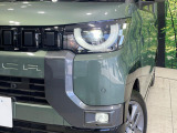 【LEDヘッドライト】悪天候や夜間走行時も良好な視界を確保し安心して運転できる高輝度LEDヘッドライトを装備!点灯速度が早く、消費電力も抑えられています。