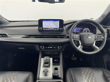 アウトランダー PHEV 2.4 P 4WD 本革シート