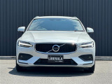 V60 B4 モメンタム 本革シート 修復歴無し