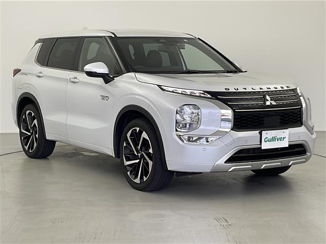 アウトランダー PHEV 2.4 P 4WD 本革シート