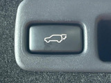 【パワーバックドア】スマートキーや運転席のボタンを押すだけでリアゲートが自動で開閉します!荷物を持っている時や、高い位置にあるバックドアを閉める際に便利な機能です♪