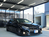 黒革シート!シートヒーター!運転席/助手席パワーシート!ウッドコンビハンドル!黒革ドアトリム!ブラックシートベルト!ドアバイザー!純正フロアマット!トランクスルー!オートライト!MTモードゲートシフト