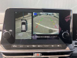 アラウンドビューモニター 駐車場での車庫入れや狭い道路での走行にカメラで確認が出来るので安心です。