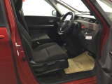 シートはフィット性も良く、楽な運転姿勢を保てます。