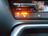 座面と背もたれを素早く暖め、寒い時期にも快適な運転環境を提供するシートヒーター。