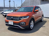 時代の先端を行く本格派コンパクトSUV、コンパクトながら余裕の居住性とユーティリティを実現。エンジンフードやボディサイドを通る深く彫り込まれたようなプレスラインが個性を主張します。
