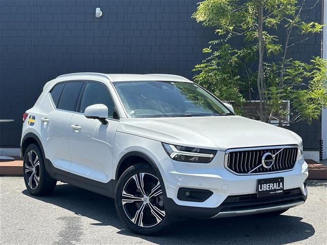 XC40  4WD 本革シート