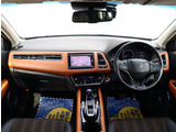 お車選びをお楽しみ頂けるよう、在庫車の展示スペースを十分に確保しております。