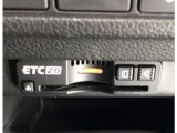 ETC2.0が標準装備です。高速道路の渋滞情報や静止画像提供などをナビとリンクして画面でお知らせします。また、高速道路の一時退出対象インターでは料金据え置きで一時退出もできます