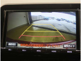 バックガイドモニターで、後方を確認しながら安心して駐車することができます。運転初心者も熟練者も必須の機能ですよ!